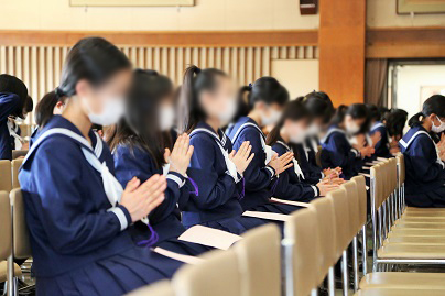 入学式　女子中学 入学式の中学生と先生[11032005221]の写真・イラスト素材 ...